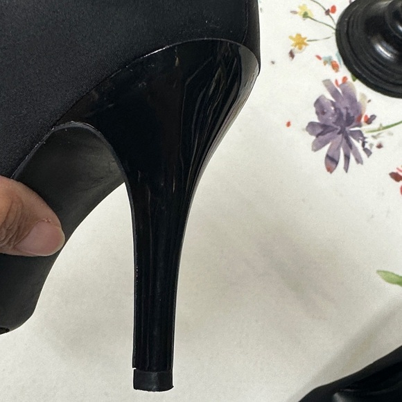 a.n.a Classic Black Heels - Picture 9 of 9